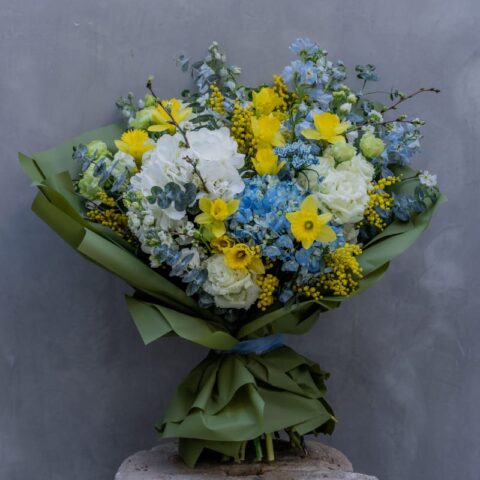 In The Garden: Hydrangea & Seasonal Flowers