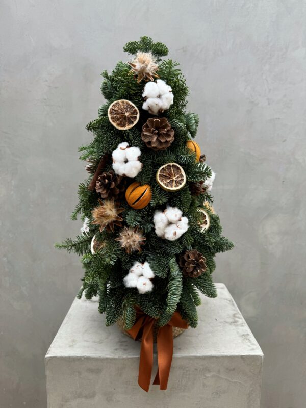 Naturally Decorated Xmas Tree