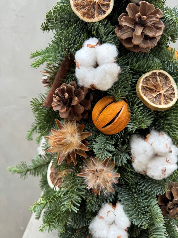 Naturally Decorated Xmas Tree